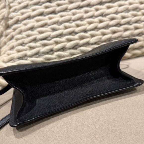 Marc Jacobs Metropoli Envelope Crossbody in Black Saffiano Leather - Like New - Picture 5 of 7